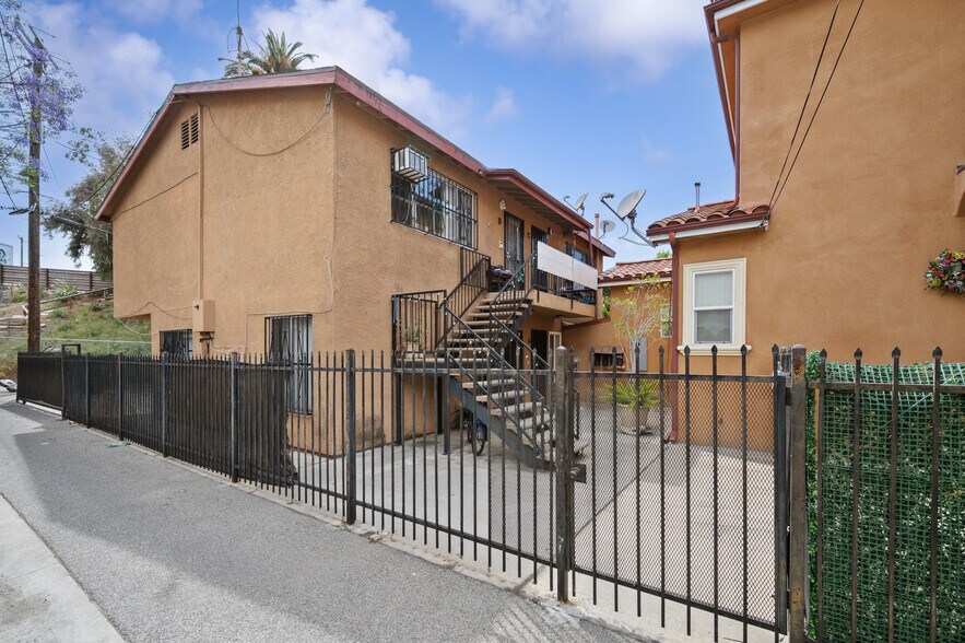 More Photos Of 2516 Elsinore St, Los Angeles Multifamily For Sale