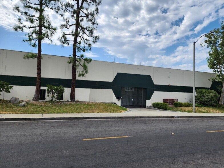Primary Photo Of 956-972 Griswold Ave, San Fernando Warehouse For Lease