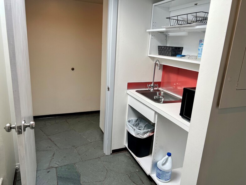 More Photos Of 1177 Pearl St, Eugene Office For Sale