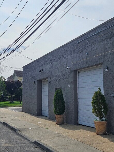 Primary Photo Of 7 Florence St, Floral Park Warehouse For Lease