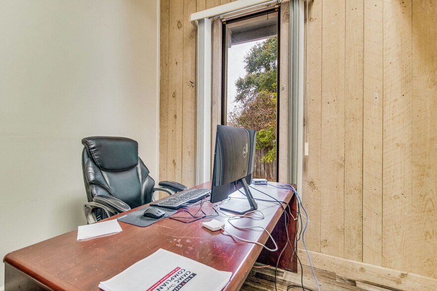 More Photos Of 725 S J St, Pensacola Office Residential For Sale