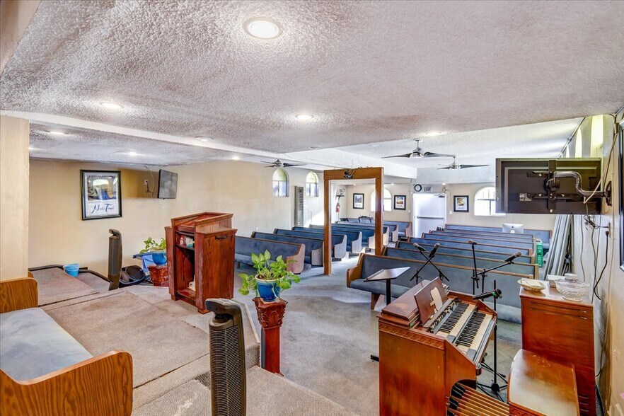 More Photos Of 540 27th St, San Diego Storefront Retail Office For Sale