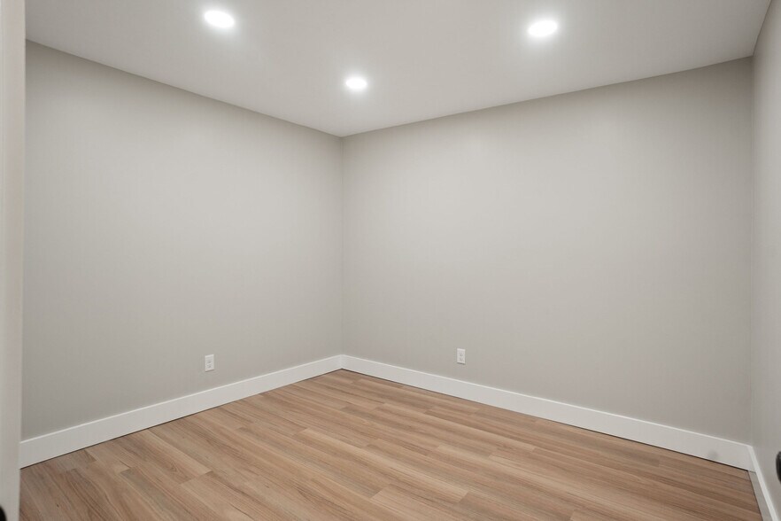 More Photos Of 27 Miller Dr W, Beaufort Office Residential For Sale