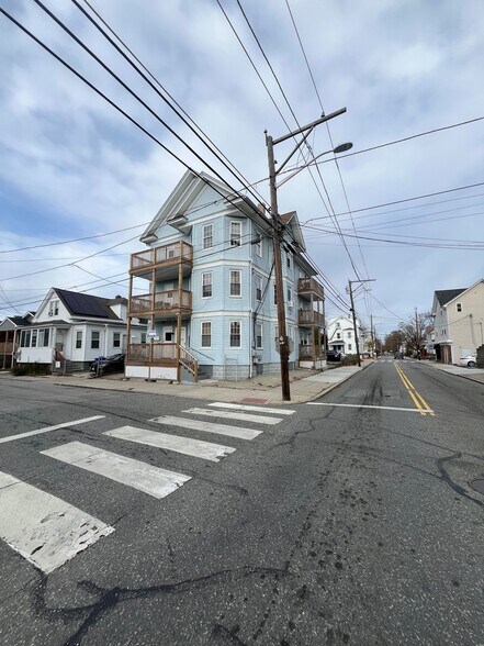More Photos Of 41 Yale Ave, Providence Apartments For Sale