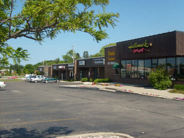 More Photos Of 1006 S Main St, Cheboygan Storefront For Sale