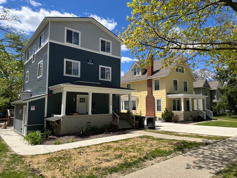 Primary Photo Of 1102 Packard St, Ann Arbor Apartments For Sale