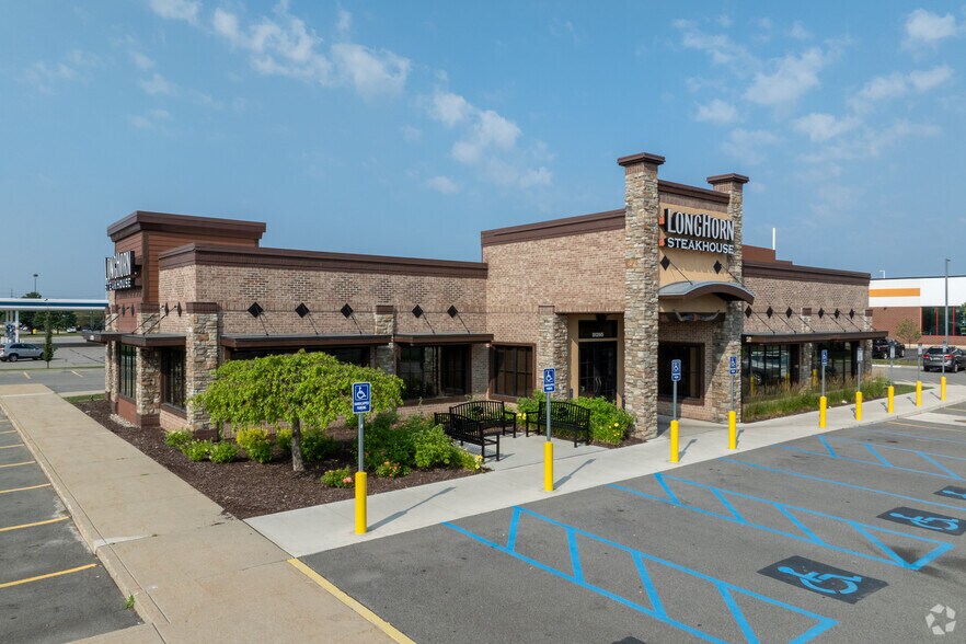 More Photos Of 51295 Gratiot Ave, Chesterfield Restaurant For Sale