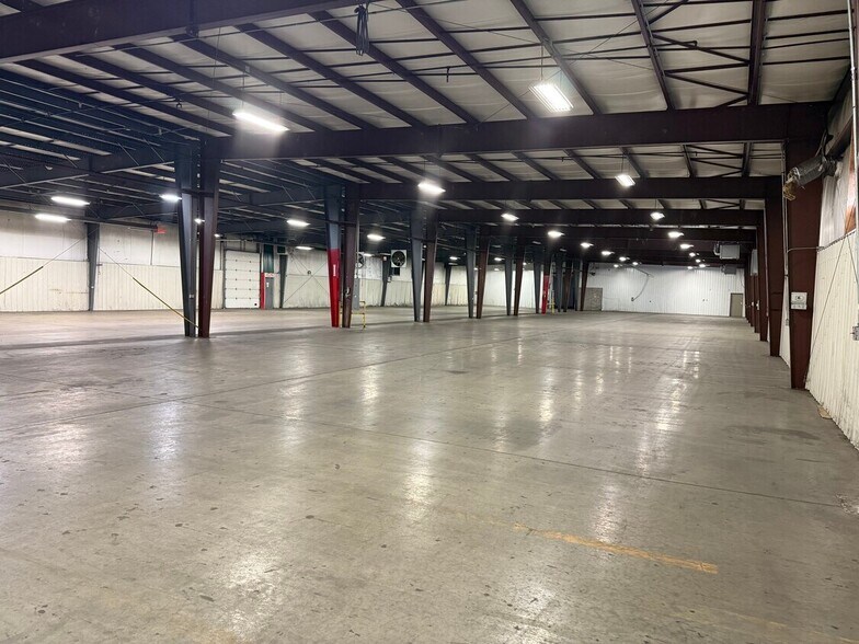 More Photos Of 930 Single Ave, Wausau Manufacturing For Lease