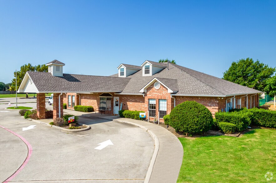 Primary Photo Of 5925 Hillcrest Rd, Frisco Storefront Retail Office For Sale