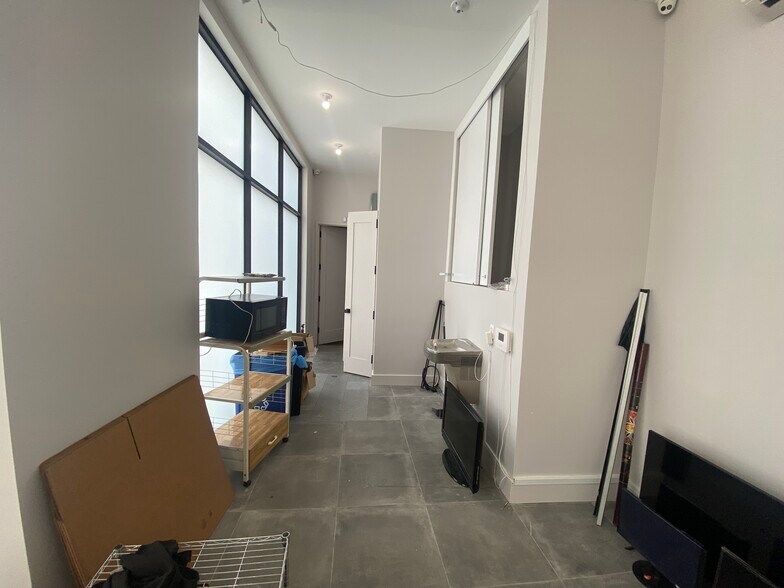 More Photos Of 253 McGuinness Blvd, Brooklyn General Retail For Lease