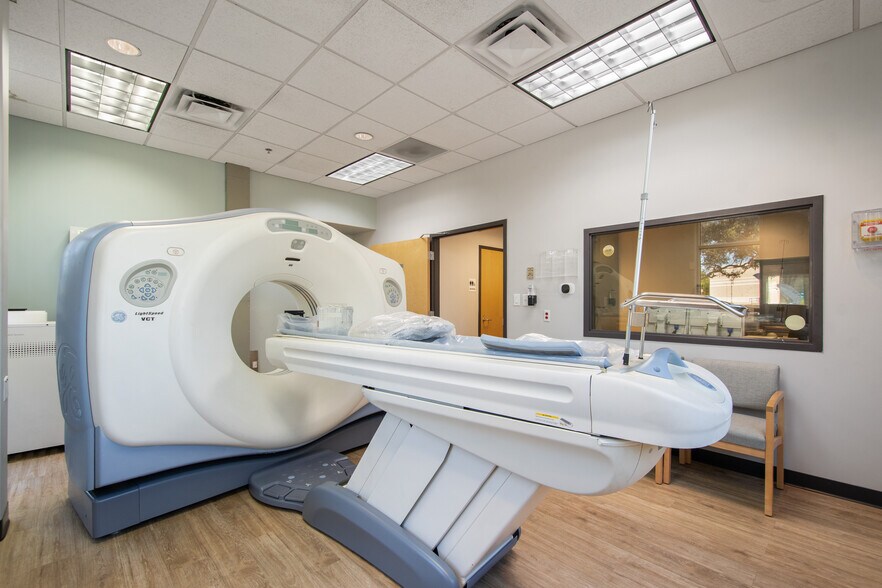 More Photos Of 9582 W Colonial Dr, Ocoee Medical For Lease