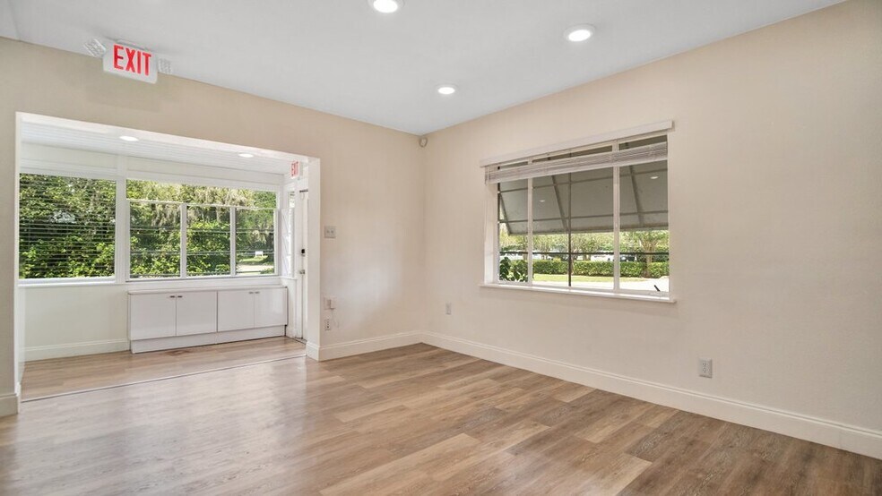 More Photos Of 230 E Marks St, Orlando Office Residential For Lease