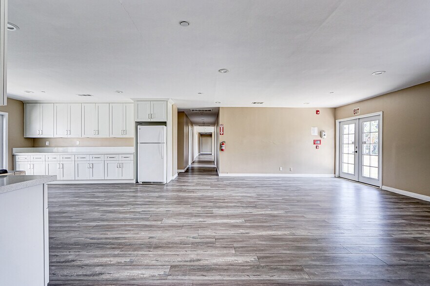 More Photos Of 2018 E La Palma Ave, Anaheim Apartments For Lease