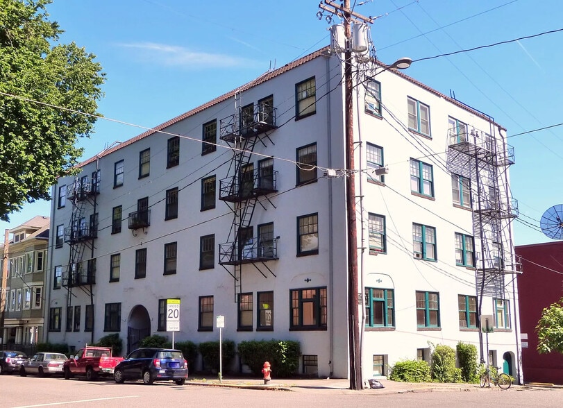 Primary Photo Of 1730 NW Couch St, Portland Apartments For Sale