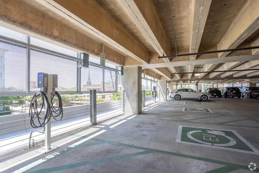 More Photos Of 5115 Fannin St, Houston Medical For Lease