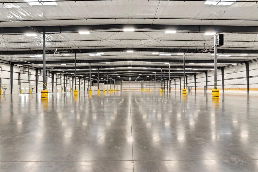 More Photos Of 3515 E Linden St, Caldwell Manufacturing For Lease