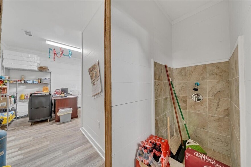 More Photos Of 1600 E Oglethorpe Blvd, Albany Freestanding For Sale