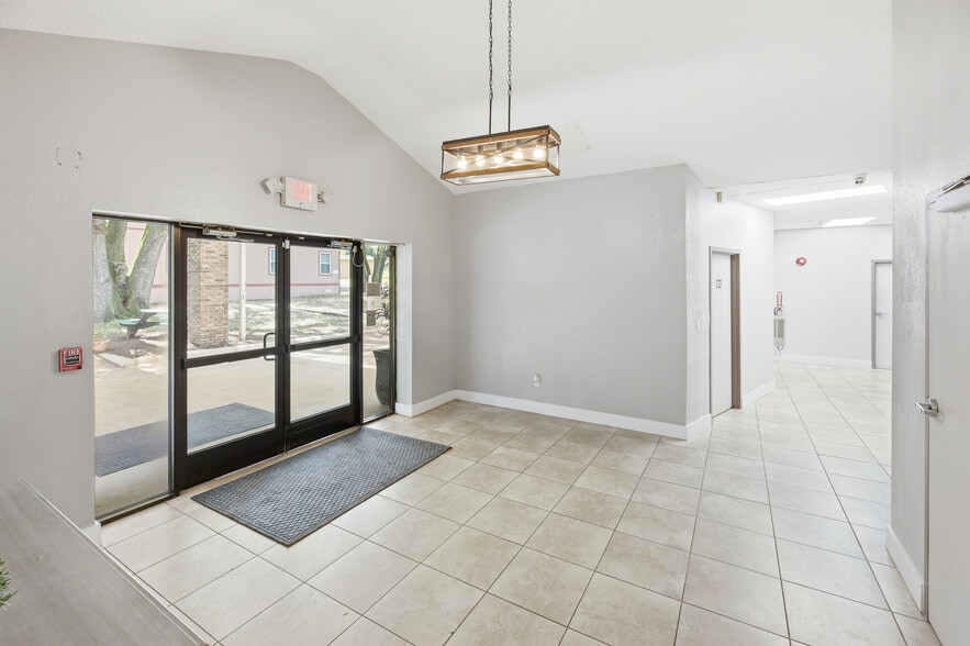 More Photos Of 6837 Lakeville Rd, Orlando Religious Facility For Sale