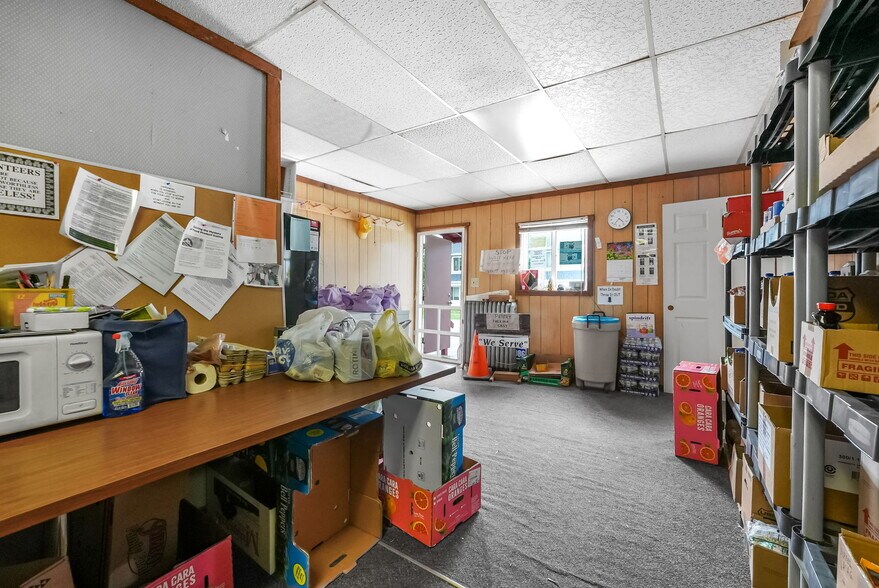 More Photos Of 10907 Main St, Honor Flex For Sale