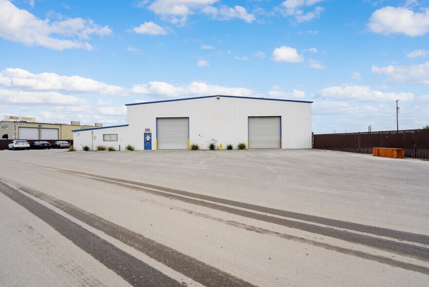More Photos Of 6303 Seven Seas Ave, Bakersfield Warehouse For Lease