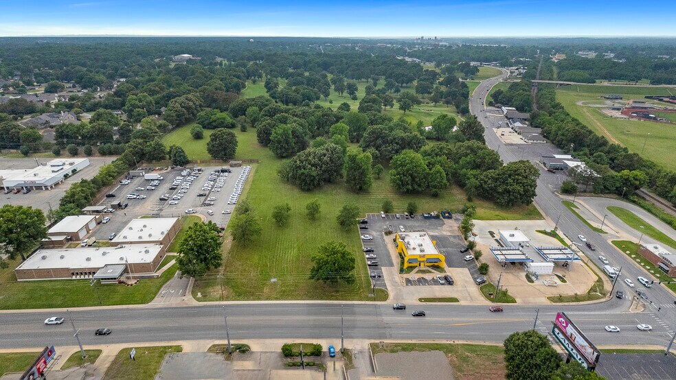 More Photos Of 901 S. Caraway Rd, Jonesboro Land For Sale