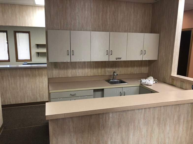 More Photos Of 3725 Kentucky Ave, Indianapolis Medical For Lease