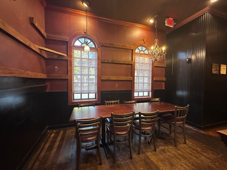 More Photos Of 423 S Union St, Traverse City General Retail For Sale