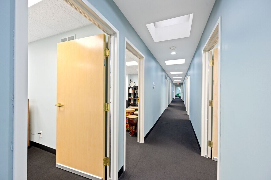 More Photos Of 71 E Hollister St, Cincinnati Medical For Lease