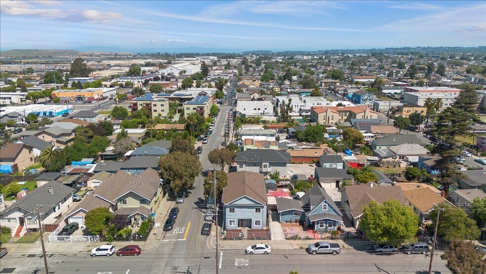 More Photos Of 203 Bissell Ave, Richmond Apartments For Sale