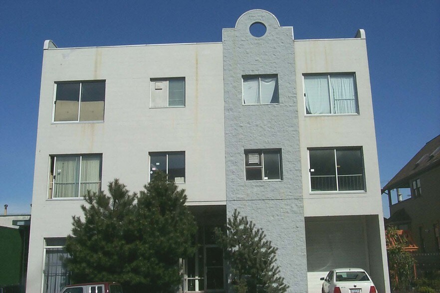 More Photos Of 25 6th Ave E, Vancouver Service For Lease