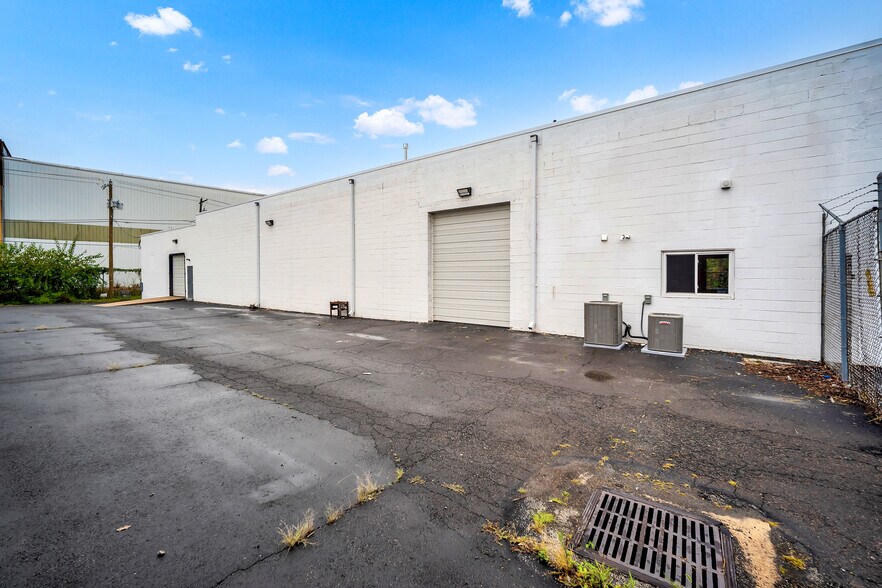 More Photos Of 2168 Bennett Rd, Philadelphia Warehouse For Lease