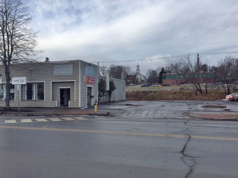 More Photos Of 239 Main St, Old Town Restaurant For Lease