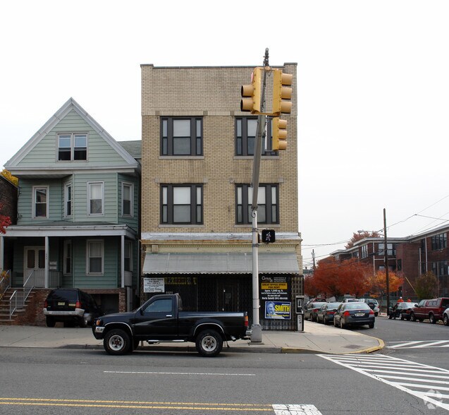 More Photos Of 346 Kennedy Blvd, Bayonne Apartments For Lease