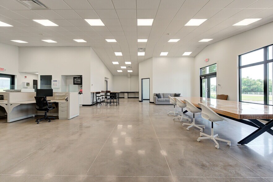 More Photos Of 501 E Britton Rd, Oklahoma City Auto Dealership For Lease