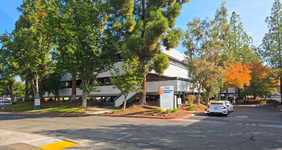 More Photos Of 1690 W Shaw Ave, Fresno Coworking Space