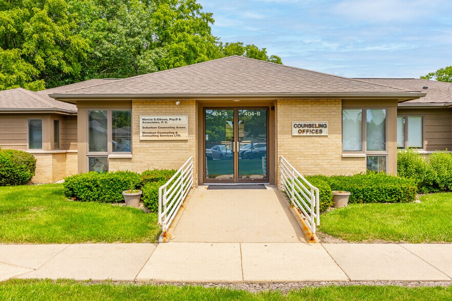 More Photos Of 402 W Boughton Rd, Bolingbrook Medical For Sale