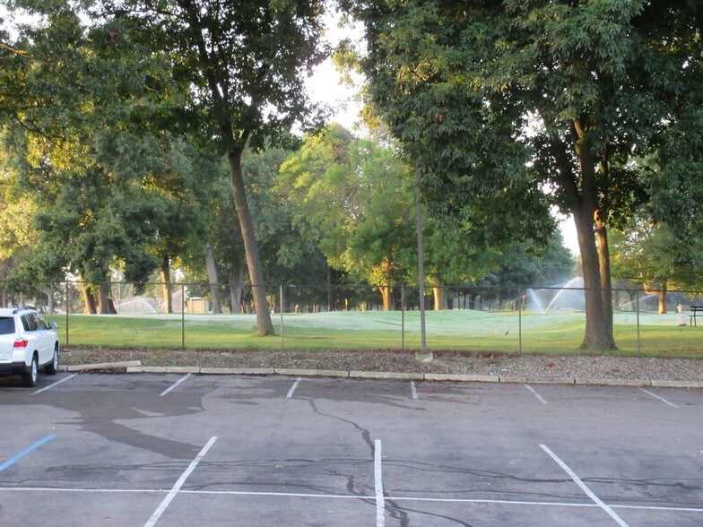 More Photos Of 1803 Whites Rd, Kalamazoo Office For Lease