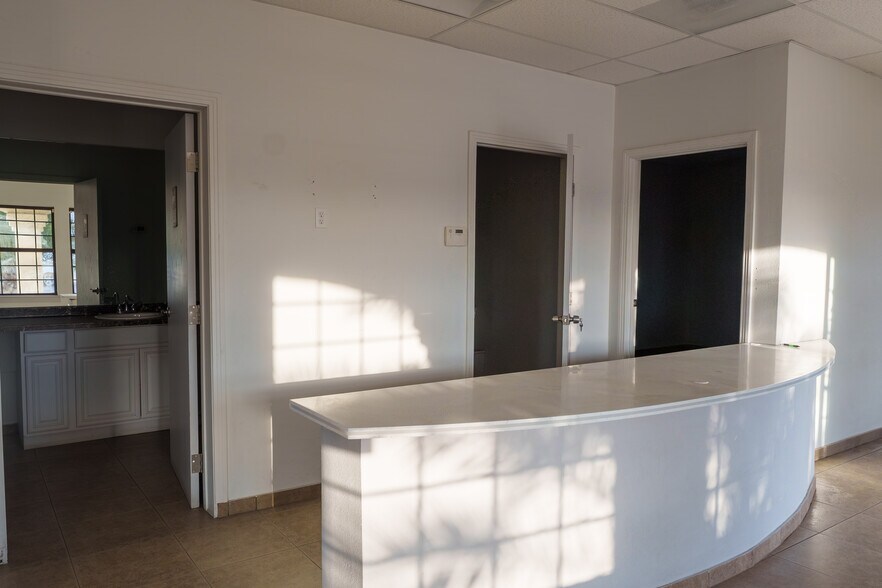 More Photos Of 83373-83407 State Highway 111, Indio Auto Dealership For Lease