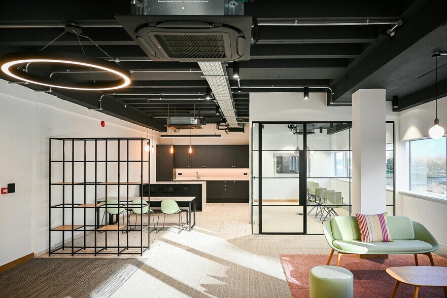 More Photos Of Elder Gate, Milton Keynes Office For Lease