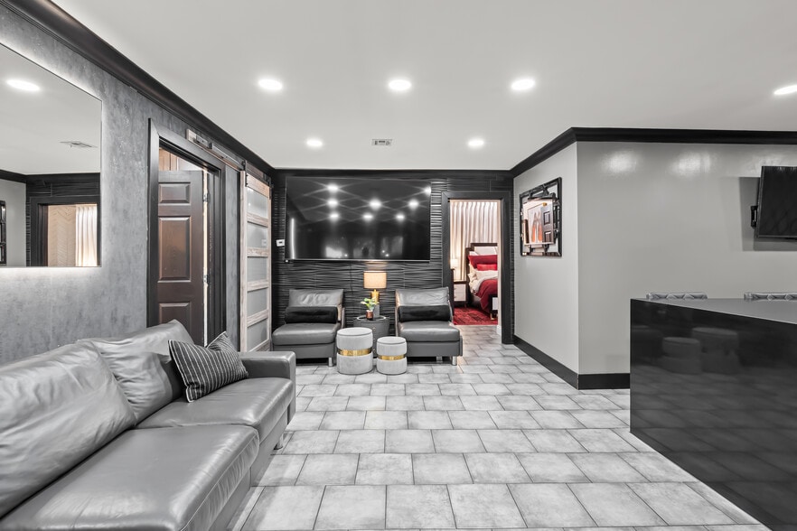 More Photos Of 2366 Main St, Ramona Office For Sale