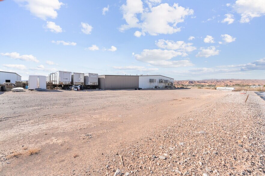 More Photos Of 480 Pat Ave, Overton Industrial For Sale