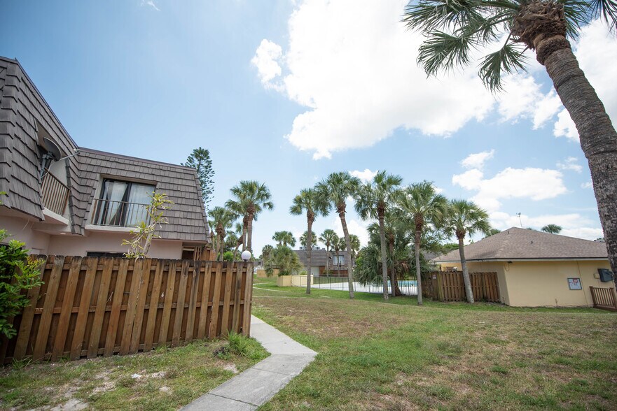More Photos Of 1801 N Congress Ave, West Palm Beach Apartments For Sale