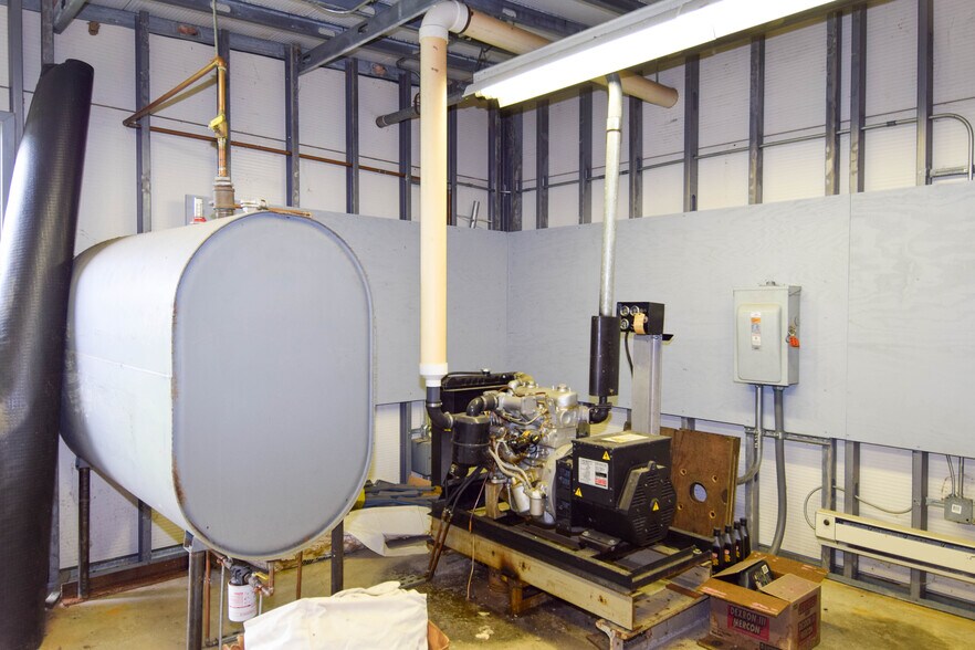 More Photos Of 1201 Old Hopewell Rd, Castalian Springs Showroom For Sale