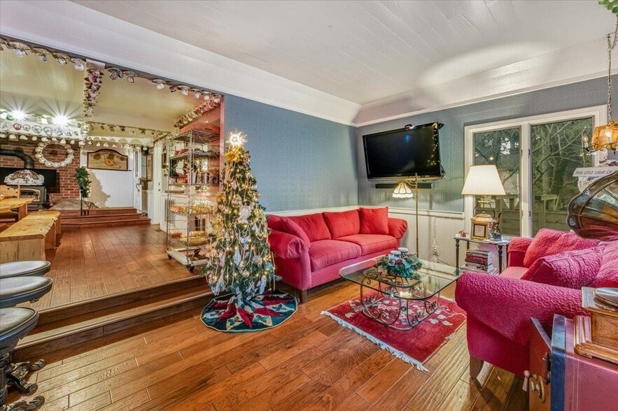 More Photos Of 317 S Pine St, Nevada City Hospitality For Sale