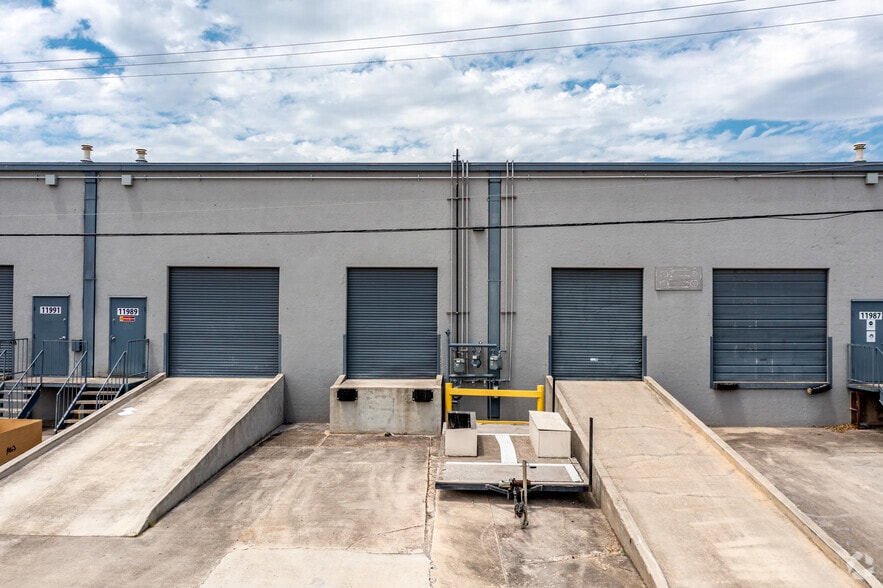 More Photos Of 11803-11889 Starcrest Dr, San Antonio Light Manufacturing For Lease