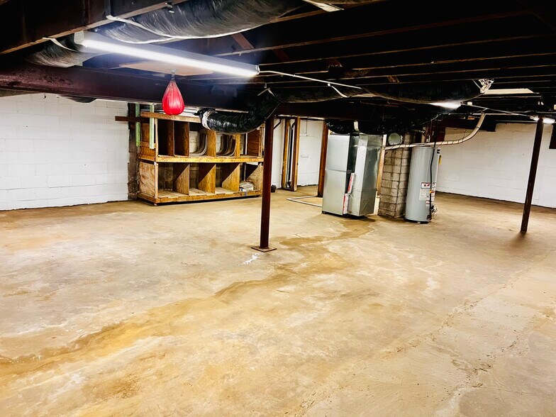 More Photos Of 2601-2603 N 45th St, Omaha Office Residential For Sale