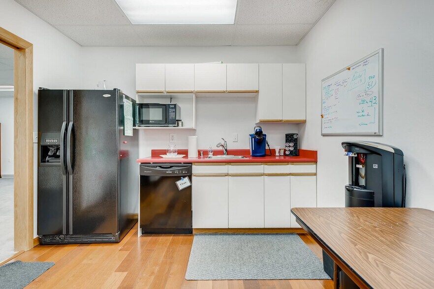 More Photos Of 78 Beaver Brook Canyon Rd, Evergreen Light Manufacturing For Sale