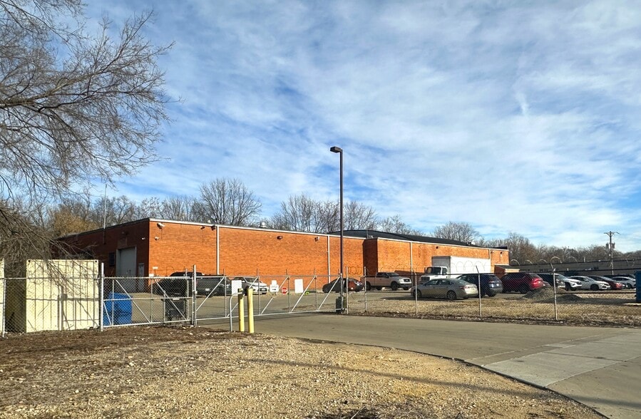 More Photos Of 4395 Springfield St, Dayton Warehouse For Sale