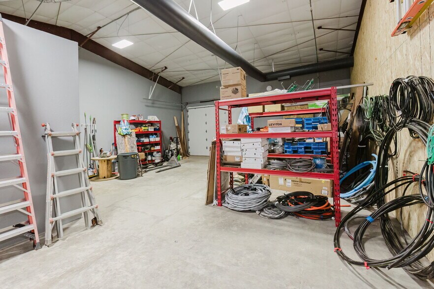 More Photos Of 1415 Lumsden Rd, Port Orchard Warehouse For Sale