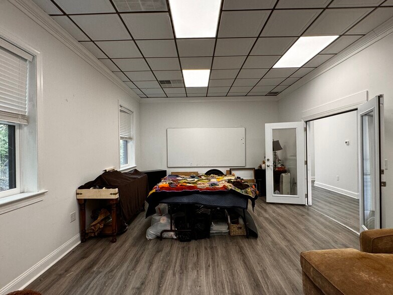 More Photos Of 490 Westfield Rd, Charlottesville Storefront Retail Office For Lease